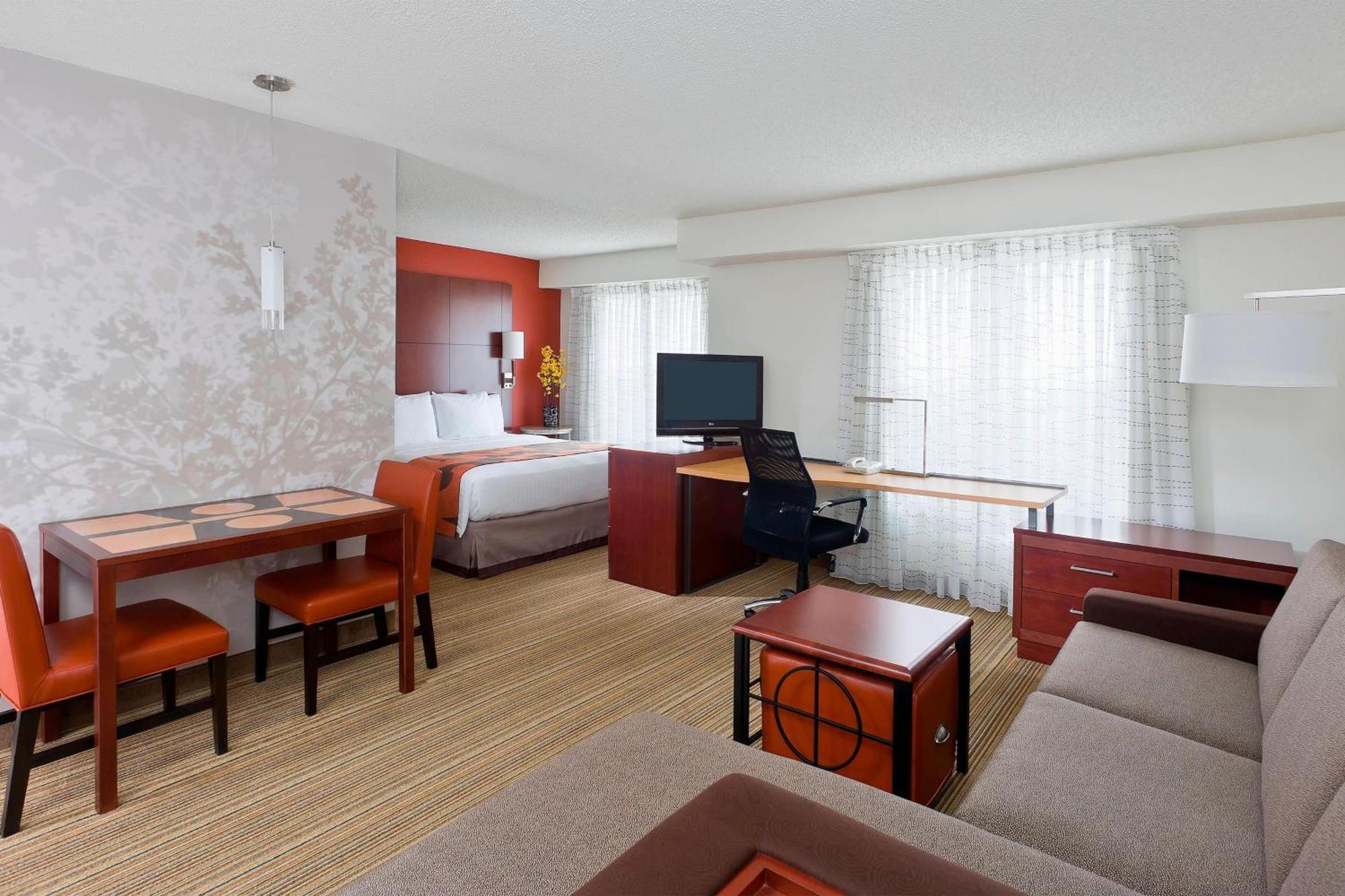 By Marriott Dallas Hotel