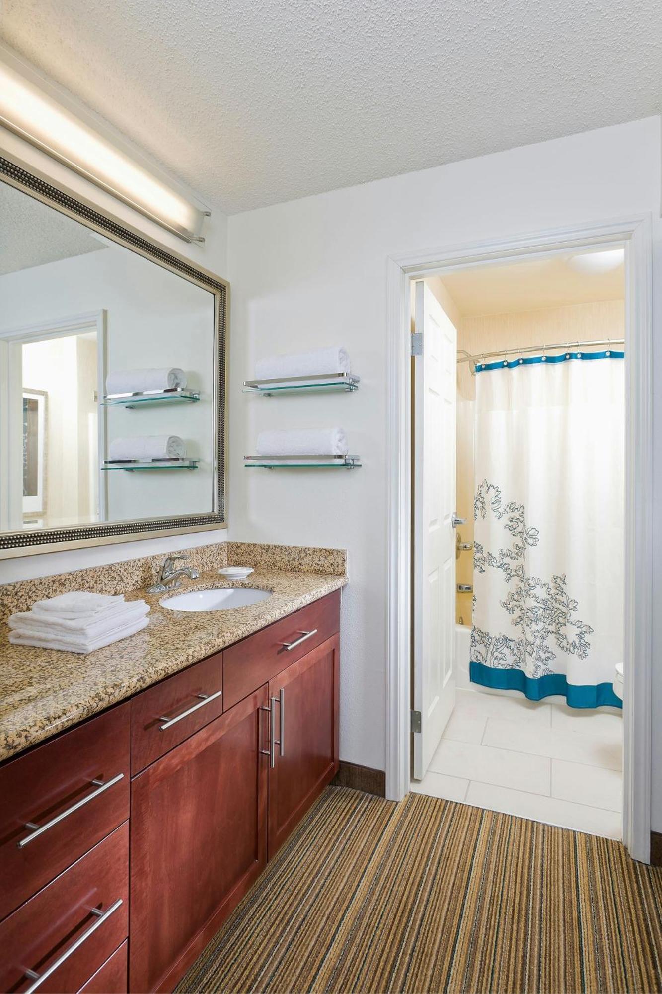 By Marriott Dallas 3*